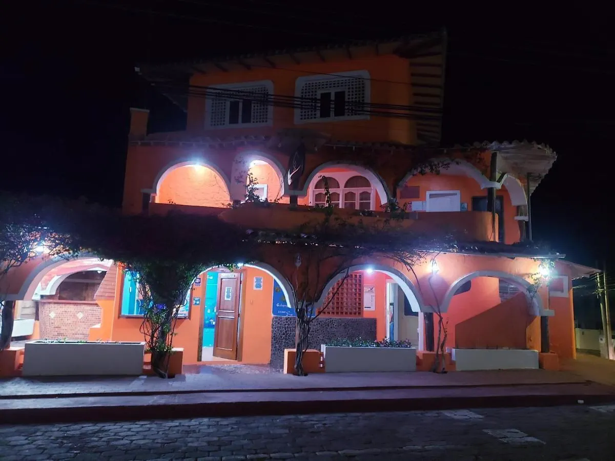 **  Hotel Crossman Ecuador